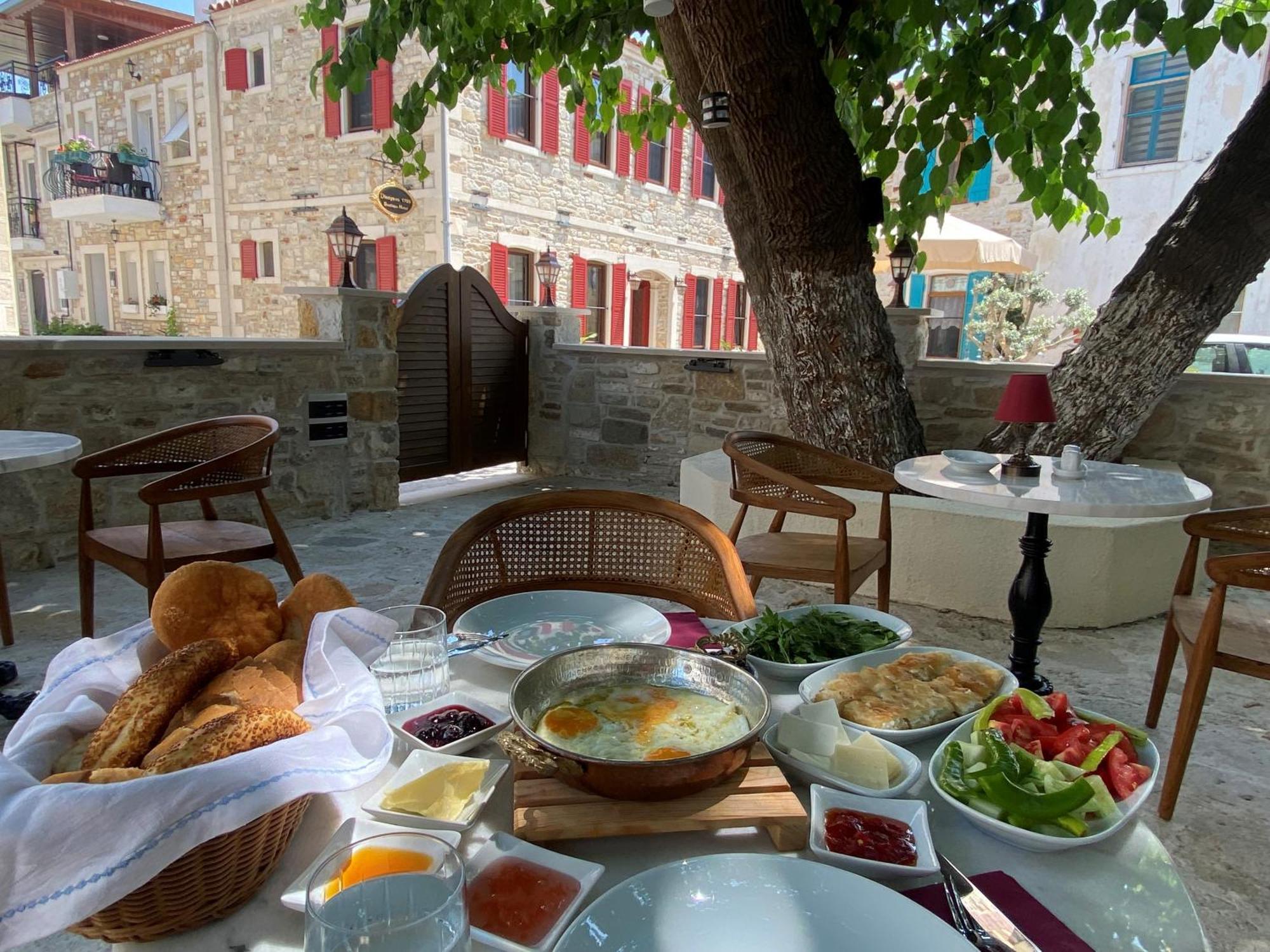 Dionysos 1789 Boutique Hotel Foca Εξωτερικό φωτογραφία